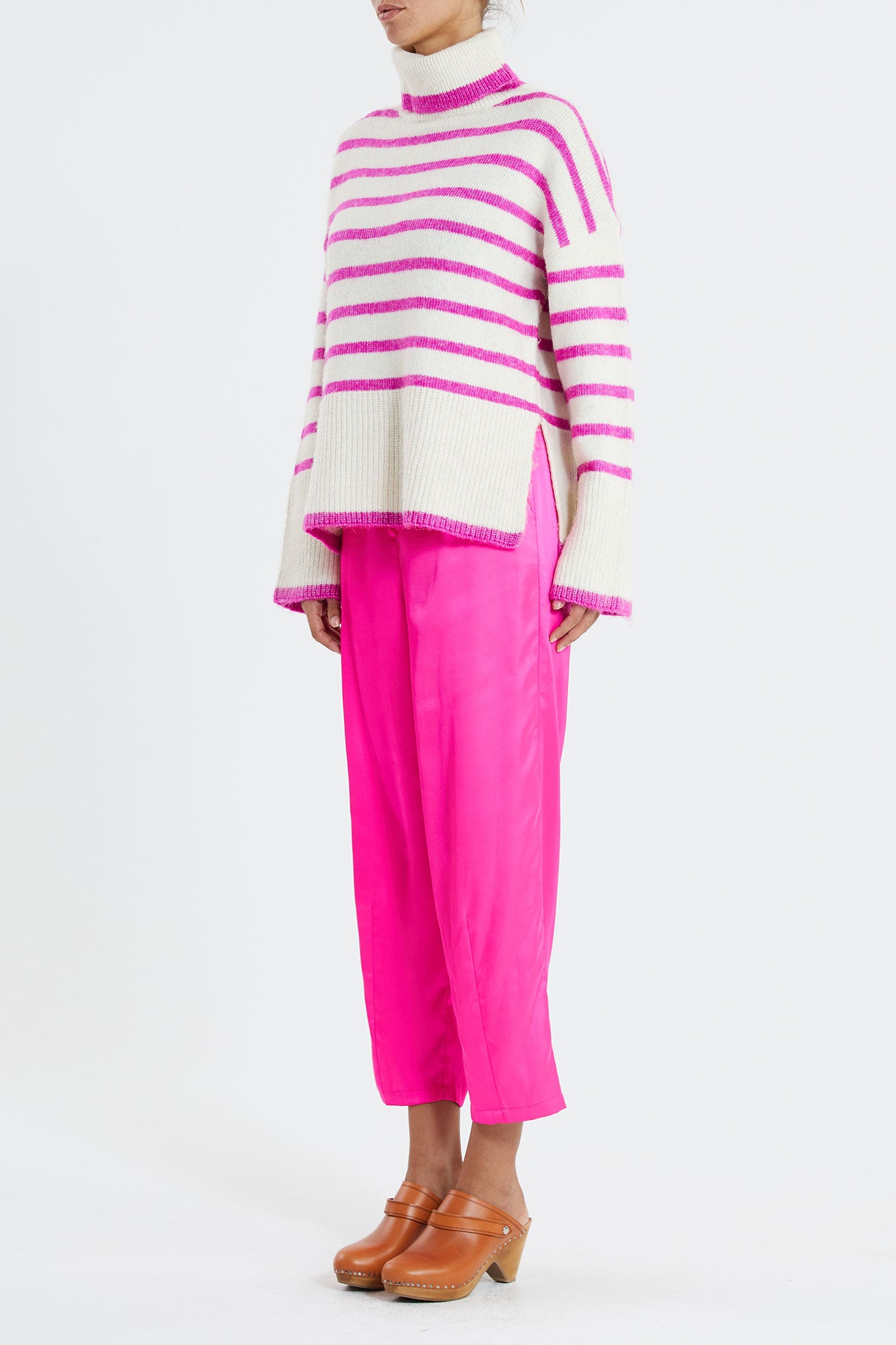 Avalon Turtleneck - Trui - Neon Pink - Dudushop