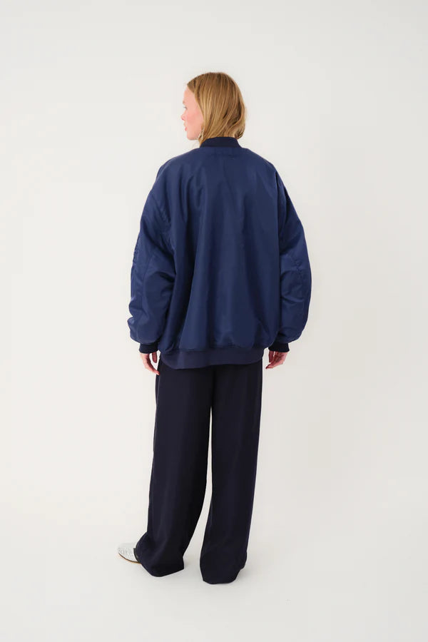 Lila Bomber Jacket – Dark Navy | Oversized bomberjack