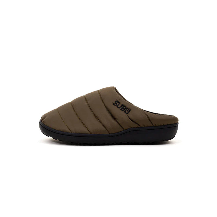 SUBU F-Line waterbestendige outdoor slippers in zwart, met een dikke isolerende zool en warme binnenvoering voor koude weersomstandigheden.