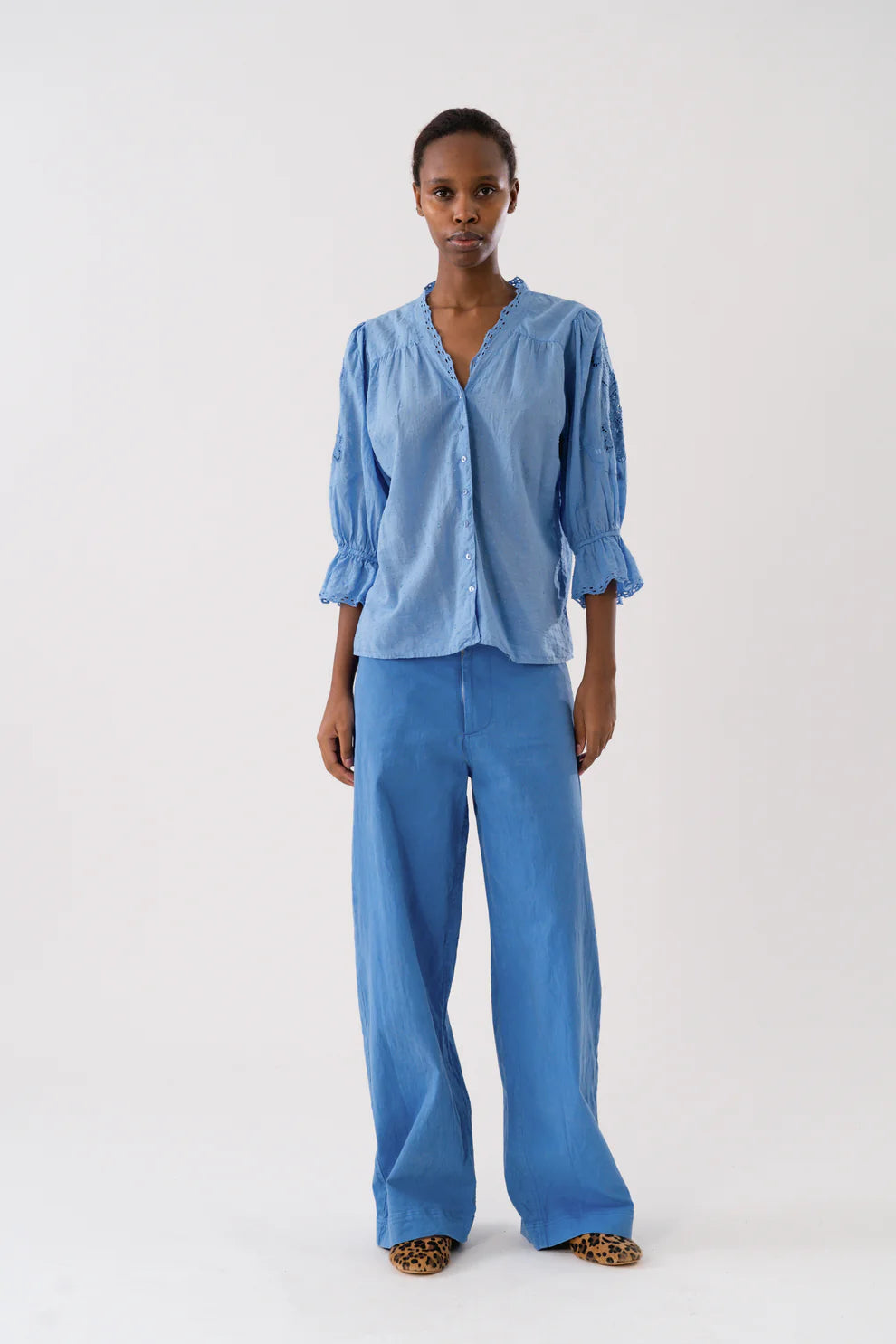 Lollys Laundry Charlie Shirt in Blauw - Comfortabel en Elegant Katoenen Shirt bij Dudushop